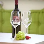 Wein & Wohngut Paulushof Pensionat 4*