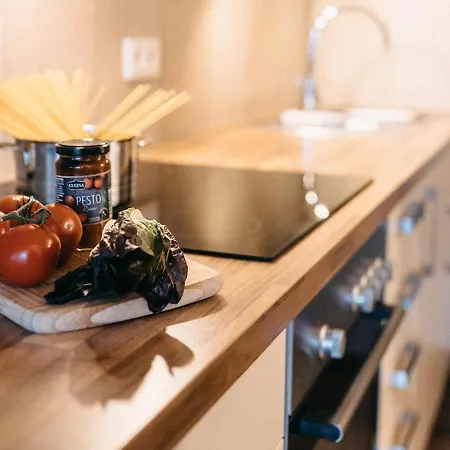 Wein & Wohngut Paulushof ゲストハウス 4*