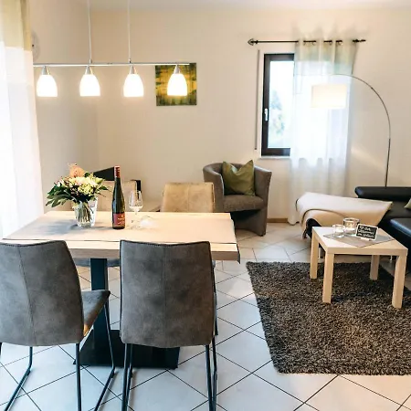 Wein & Wohngut Paulushof ゲストハウス 4*