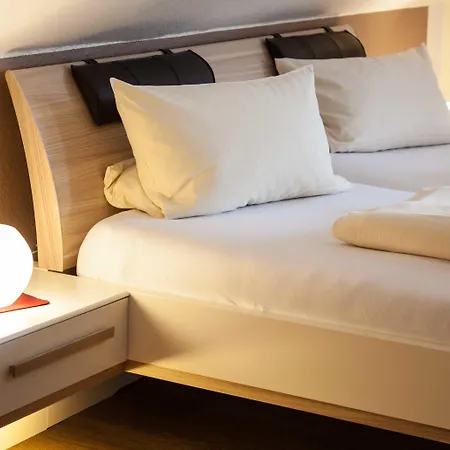 ゲストハウス Wein & Wohngut Paulushof 4*