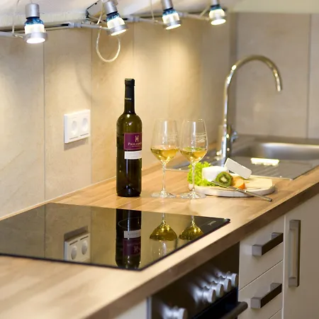 Wein & Wohngut Paulushof ゲストハウス 4*