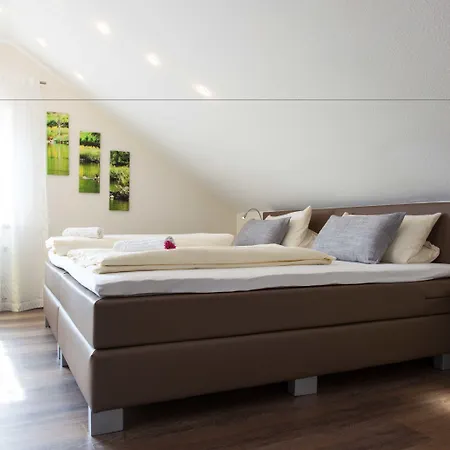 Wein & Wohngut Paulushof ゲストハウス 4*