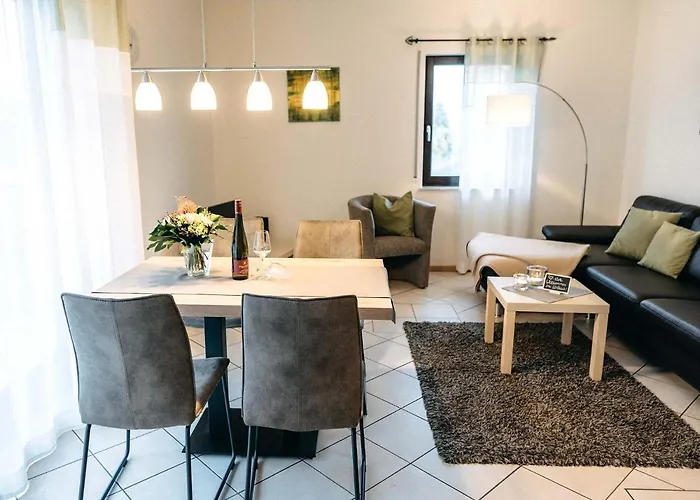 Wein & Wohngut Paulushof 게스트하우스 4*