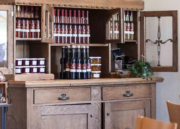 Wein & Wohngut Paulushof 게스트하우스 4*