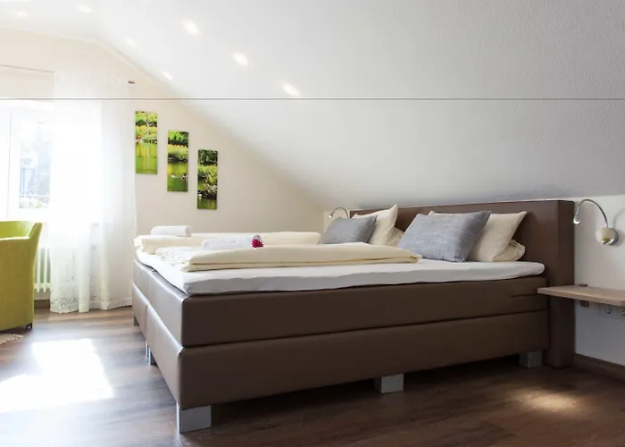 Wein & Wohngut Paulushof 게스트하우스 4*