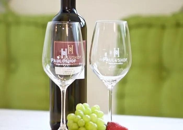 Wein & Wohngut Paulushof 게스트하우스 4*