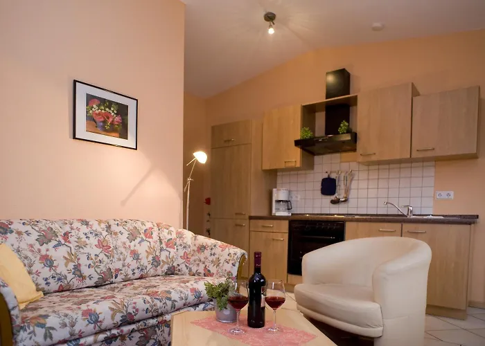 Wein & Wohngut Paulushof 게스트하우스